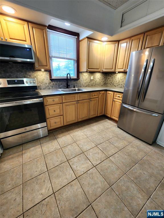 Foto del edificio - 220 9th Ave