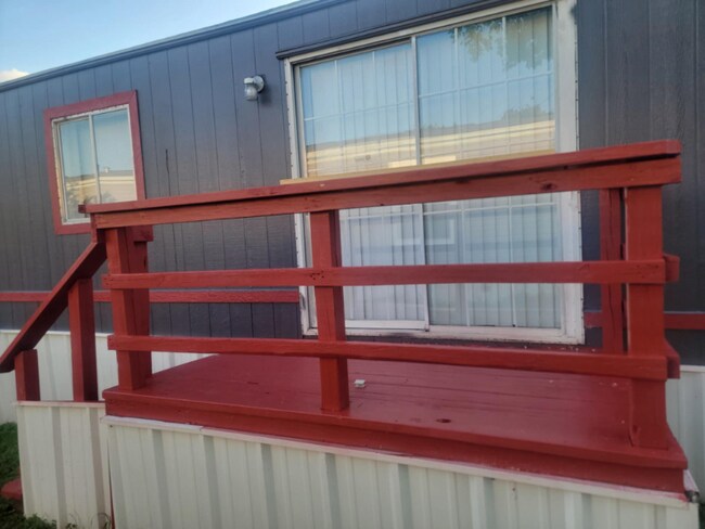 Foto del edificio - 305 S Amy Ln
