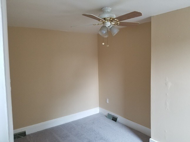 View of 3rd Fl BR - 828 N Pine St