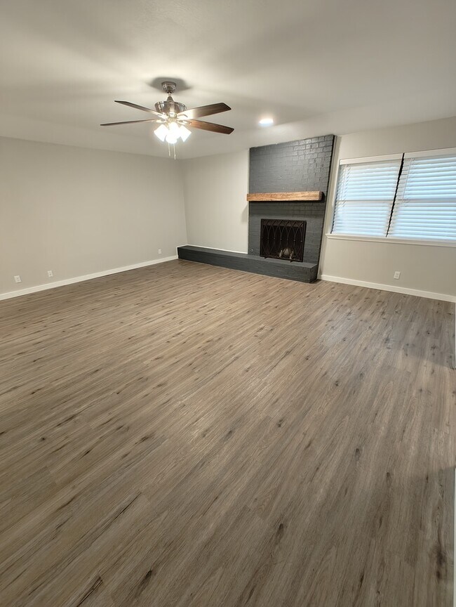 Foto del edificio - 2404 Northtown Ct