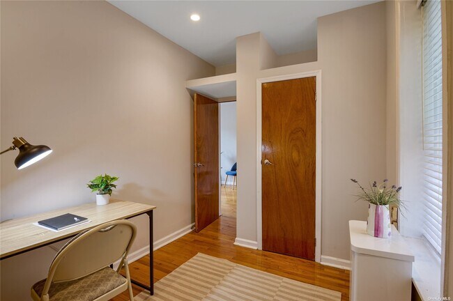 Building Photo - 415 9th St