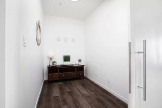 Building Photo - The Fifth