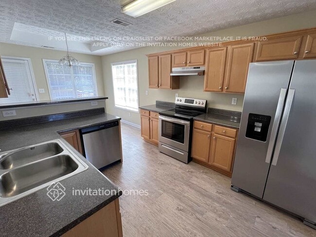 Building Photo - 2600 Santa Fe Ct SE
