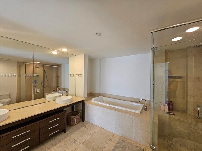 Foto del edificio - 495 Brickell Ave