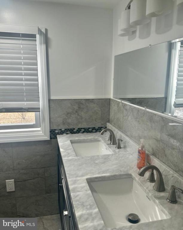 Foto del edificio - 529 Queen St