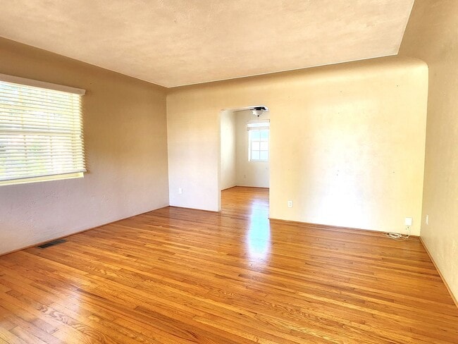 Building Photo - Updated 3-bedroom, 2-bath home