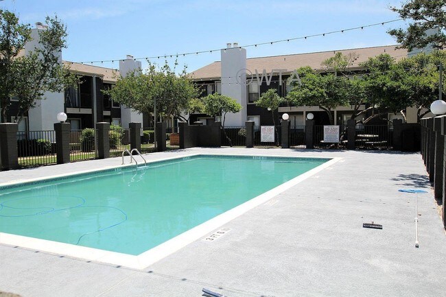 Building Photo - 1 bedroom in Austin TX 78745