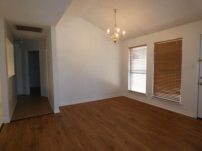 Foto del edificio - 4248 Iris Ave