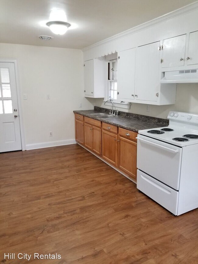 Foto del edificio - 3 br, 1 bath House - 2215 Park Place