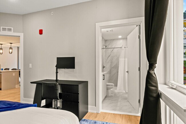 Building Photo - 916 N Delaware Ave