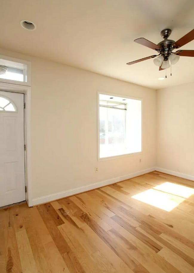 Building Photo - 4713 Umbria St