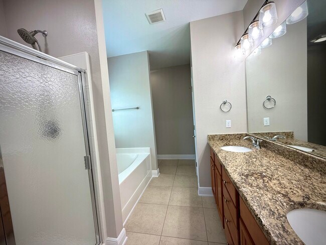 Foto del edificio - 399 Pin Oak Loop