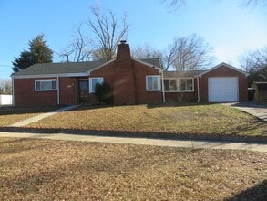 Building Photo - 176 Chesterfield Ave