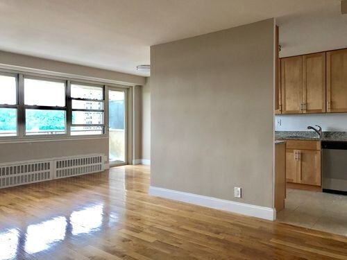 Building Photo - 45 S Broadway