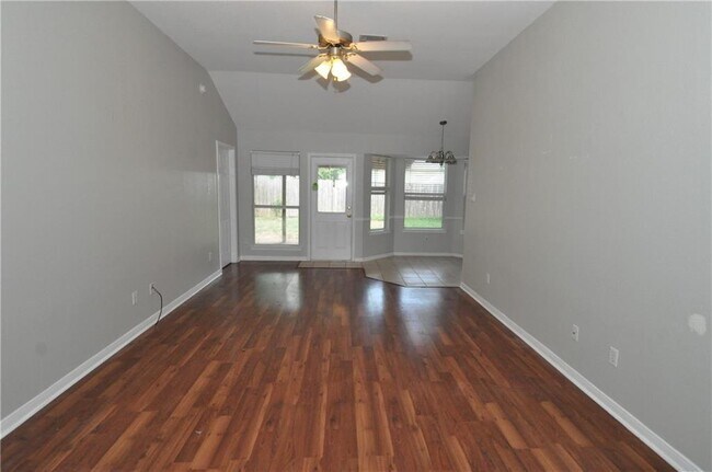 Foto del edificio - 106 Meadowlark Cir