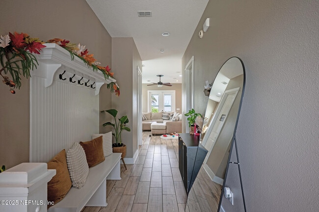 Building Photo - 3693 Lightview Ln