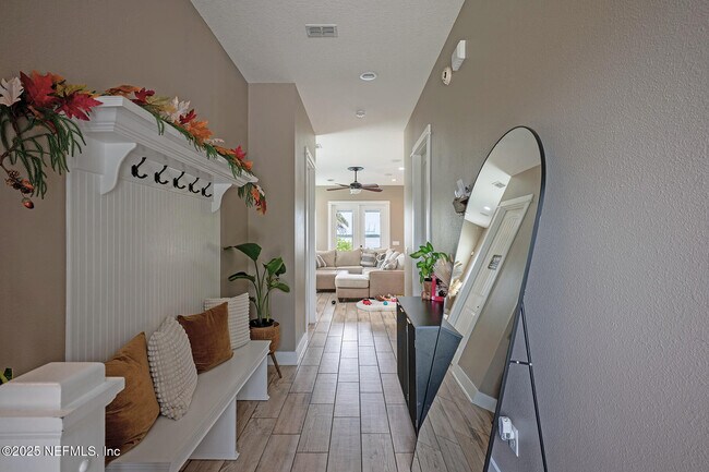 Foto del edificio - 3693 Lightview Ln