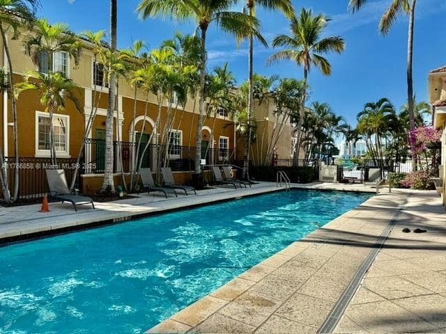 Foto del edificio - 2841 NE 185th St