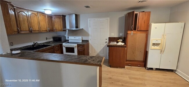 Foto del edificio - 12104 Suncrest Ln