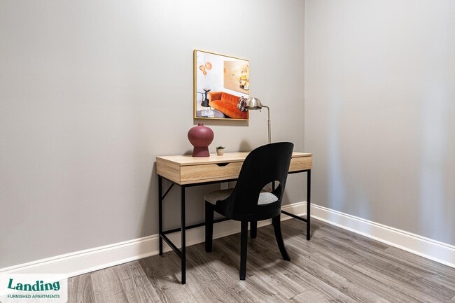 Building Photo - 305 Laredo Dr