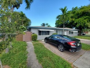 Building Photo - 729 NE 6th St