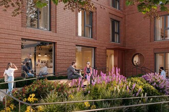 Building Photo - 517 W Main St