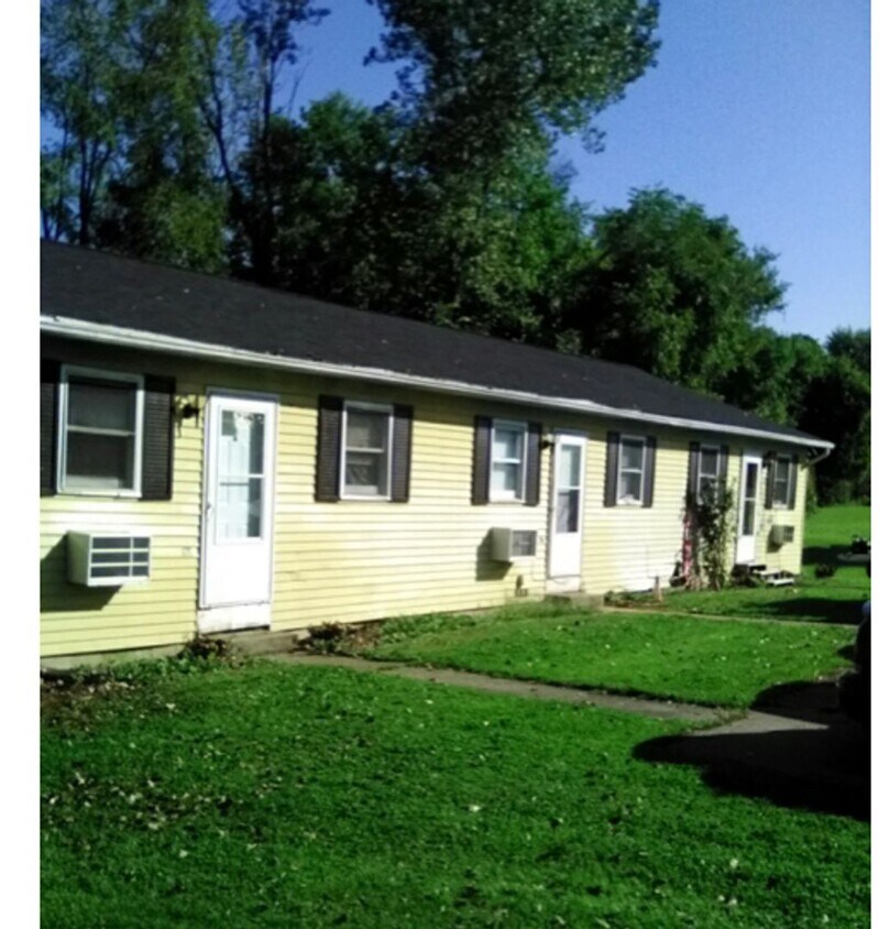 Primary Photo - Green Valley Apartments
