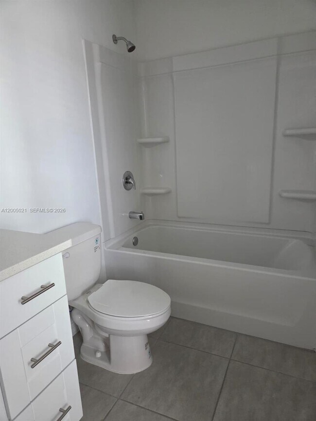 Foto del edificio - 3230 Skyline Lp