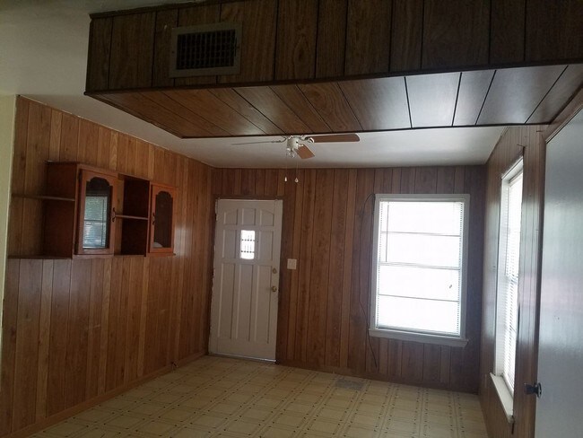 Building Photo - 508 Baywood Ave