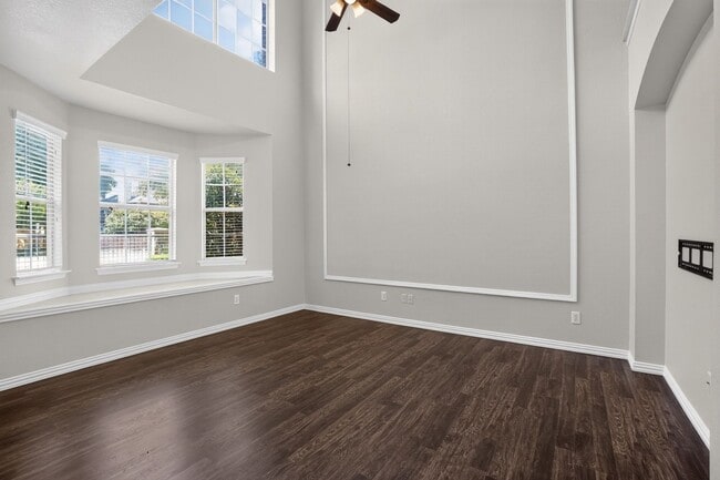 Building Photo - 3112 Bedford Rd