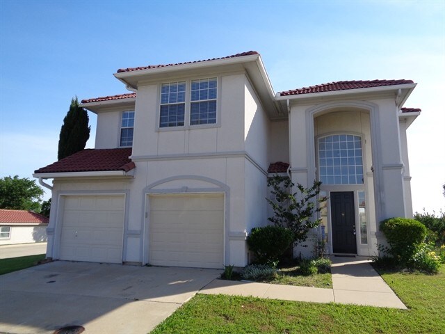 Primary Photo - 2902 Saratoga Dr
