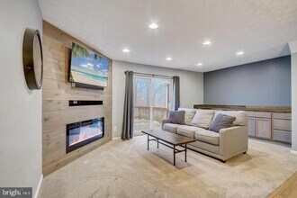 Building Photo - 1011 Ellicott Dr
