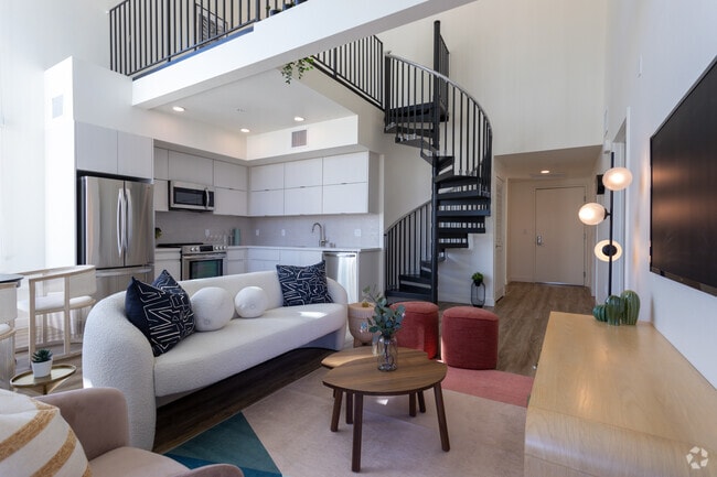 2BR, 2BA + Loft - Sawyer