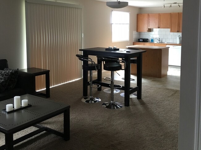 Building Photo - 209 Mt Sunburst Way W