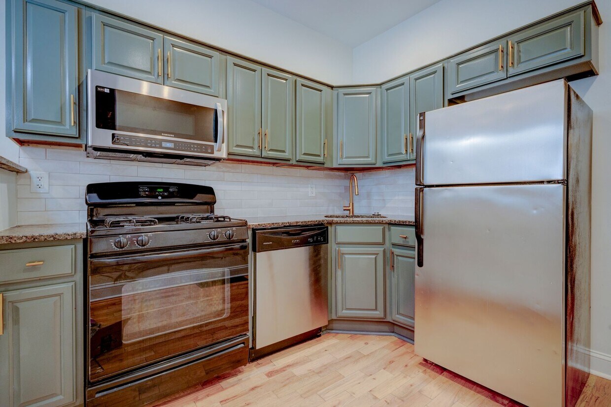 ? Spacious Living in the Heart of Philadelphia - ? Spacious Living in the Heart of Philadelphia