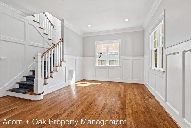 Foto del edificio - 4 br, 3.5 bath House - 703 E Franklin St