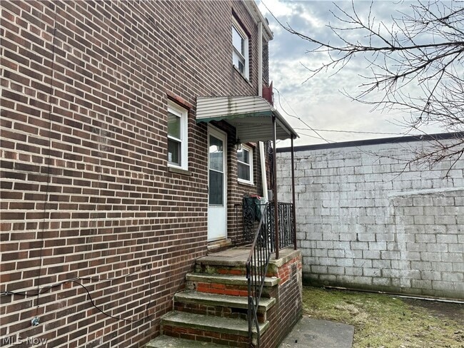 Foto del edificio - 4652 Warner Rd