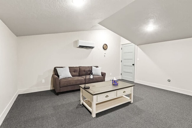 Foto del edificio - 303 CM Rdg Ln