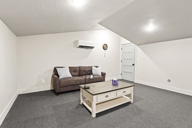 Foto del edificio - 303 CM Rdg Ln