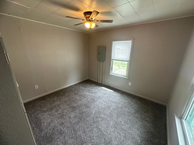Building Photo - 1 bedroom house available soon