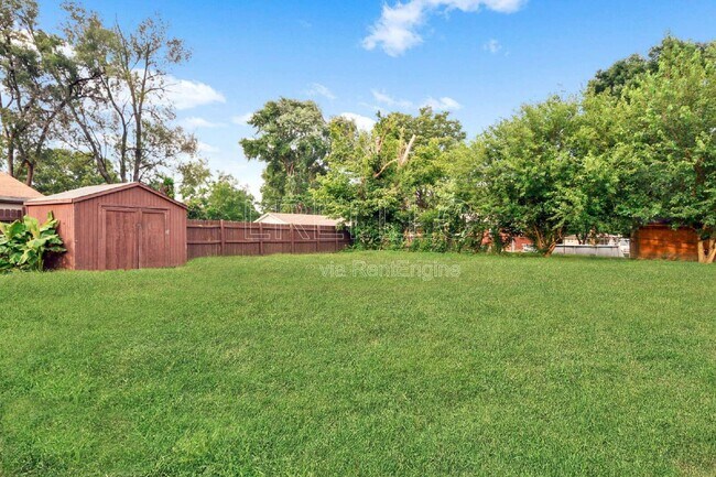 Building Photo - 7729 Bluebonnet Rd