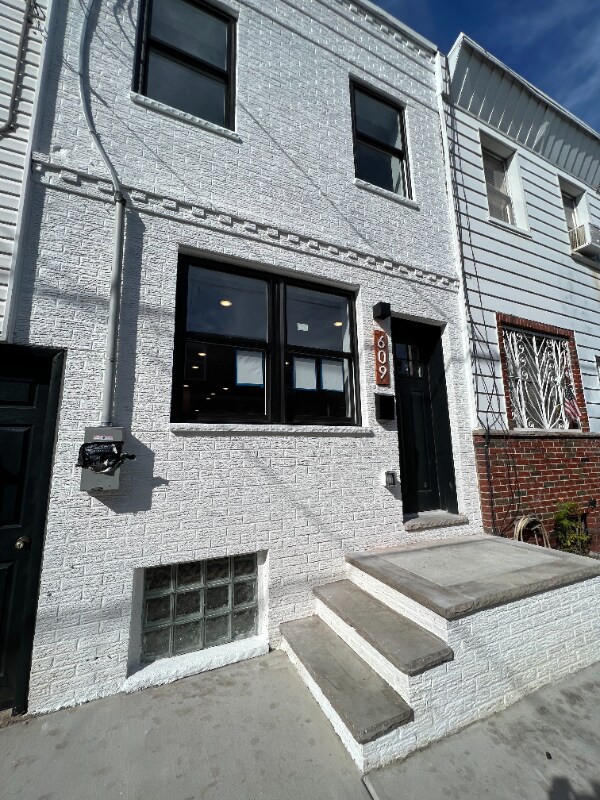 609 Mountain St, Philadelphia, PA 19148 House Rental in Philadelphia