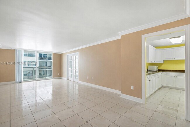 Foto del edificio - 6039 Collins Ave