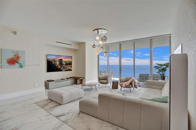 Foto del edificio - 18501 Collins Ave