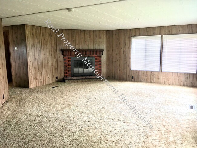 Building Photo - 3 Bedroom 2 Bath House for Rent