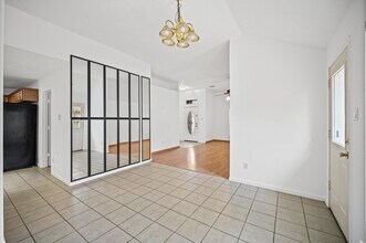 Building Photo - 26115 Cypresswood Dr