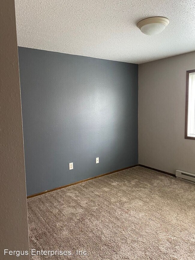 Building Photo - 825 E Cavour Ave