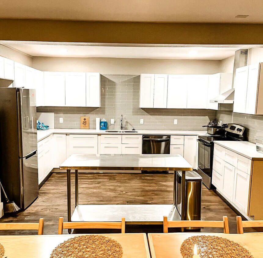 Foto principal - 1218 Ranier St