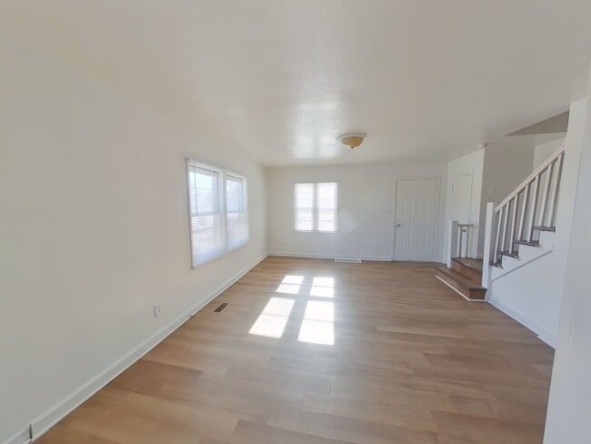 Foto del edificio - 703 S Hydraulic Ave