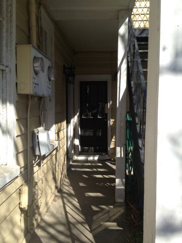 Building Photo - 10 Trapman St